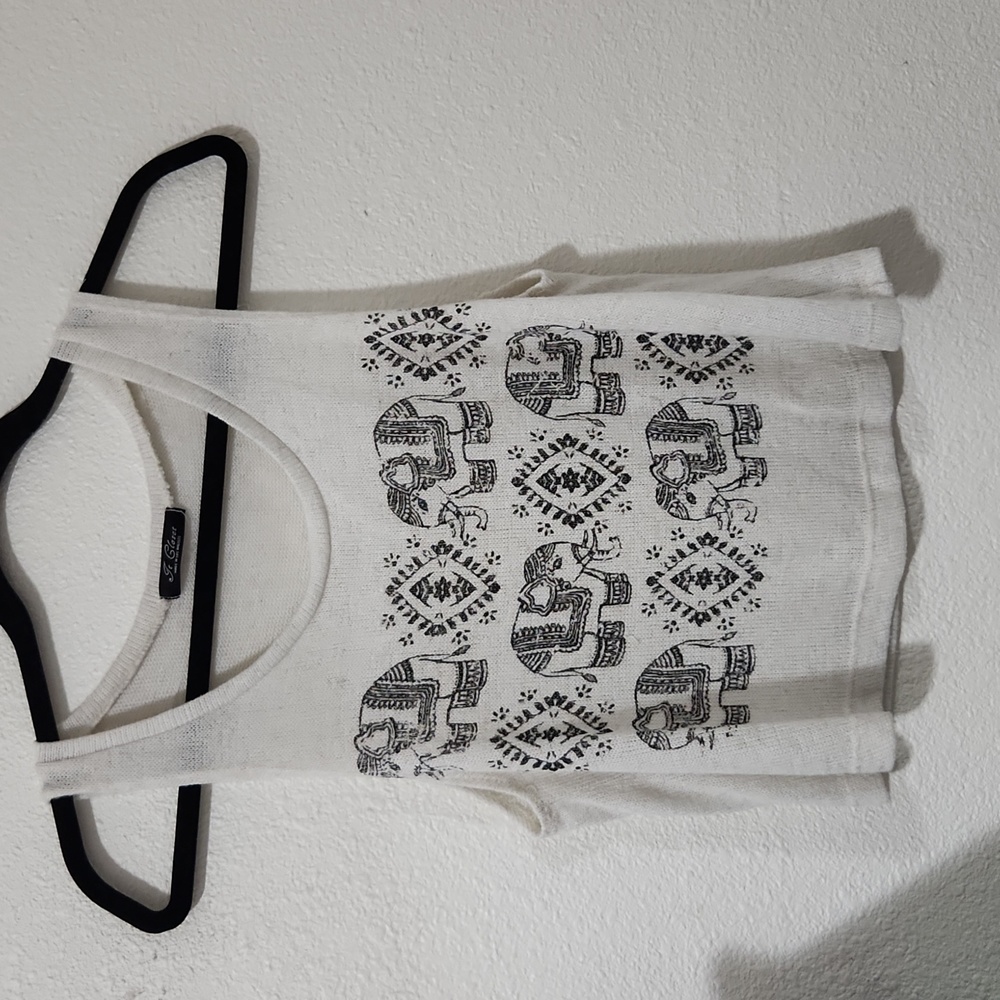 Ivory elephant tanktop